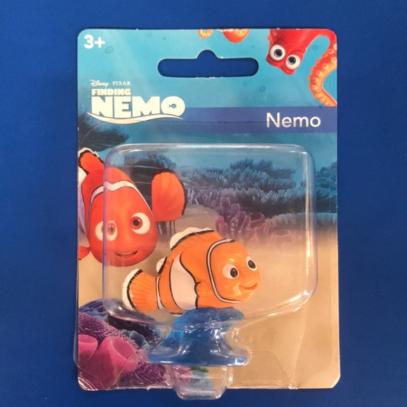 4 Finding Nemo Mini Figures (Nemo, Marlin, Dory, Bruce) - Picture 2 of 5